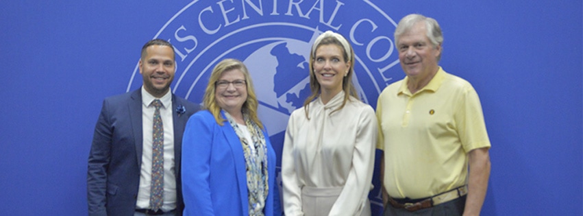 Peoria Area Chamber President Joshua Gunn and ICC President Dr. Sheila Quirk-Bailey with Gilmore Foundation President Laura Cullinan and Board Chair Doug Oberhelman