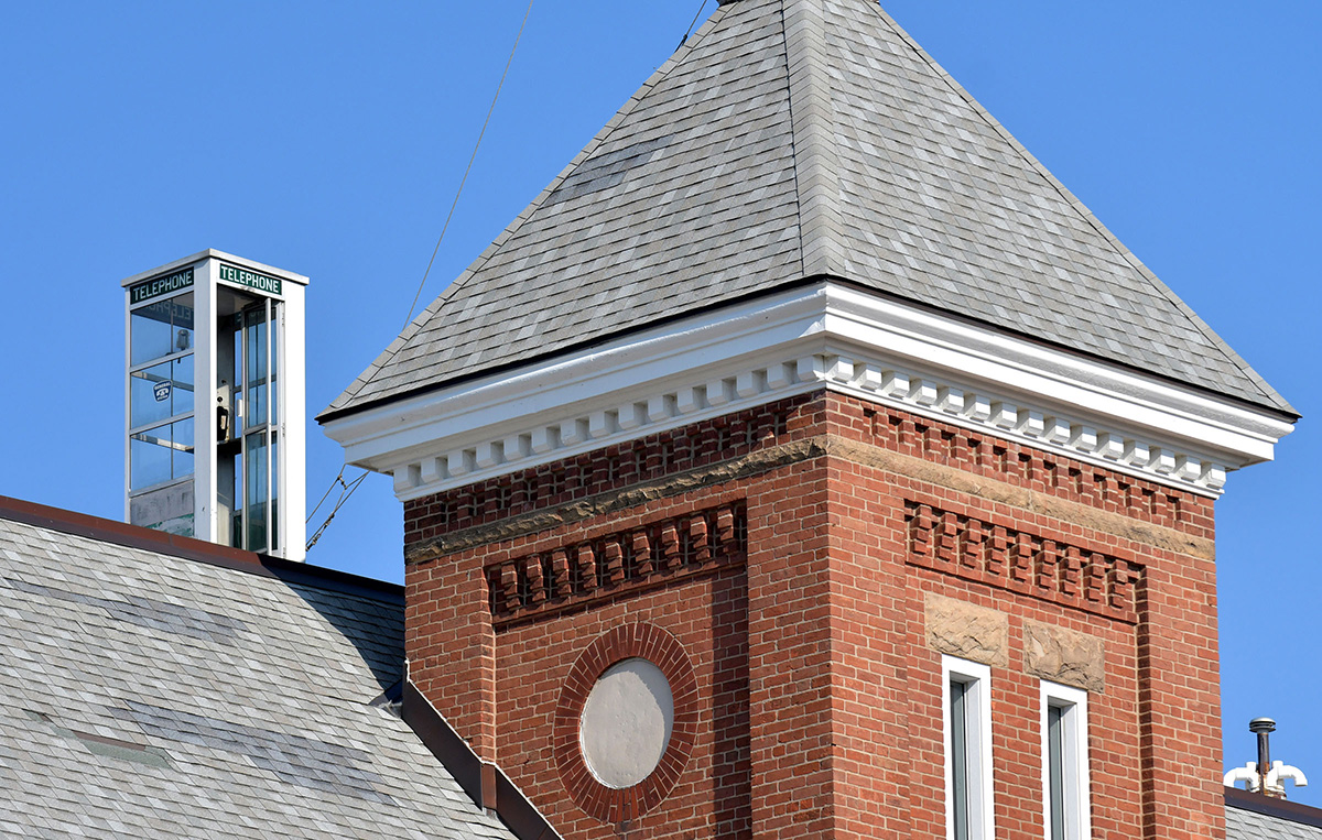 A telephone booth remains on top 
of the Lincoln City Hall building, 
once used as a lookout position for severe weather spotters